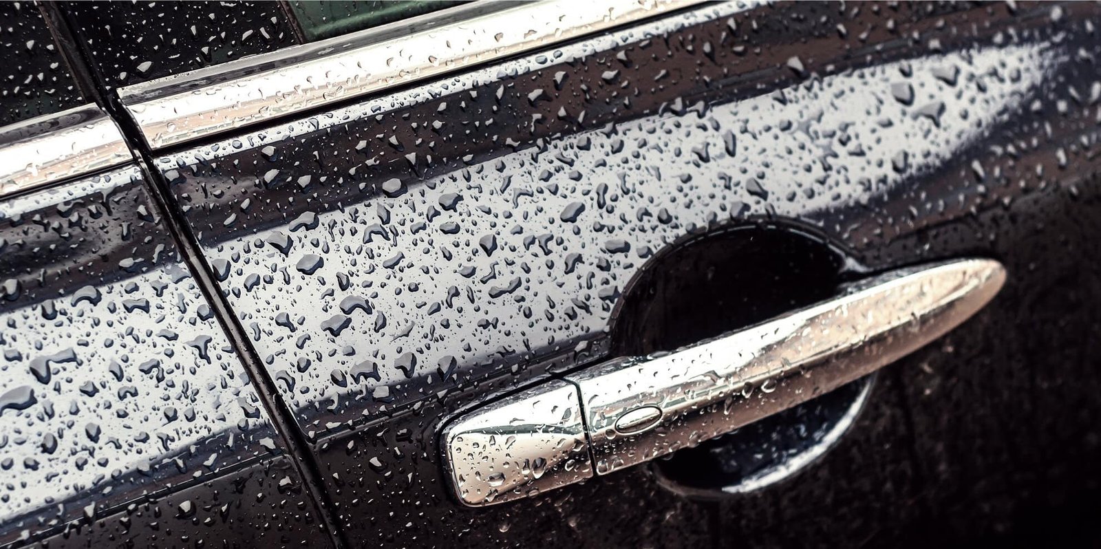 car-in-drops-of-water-after-rain-2025-01-09-12-33-46-utc